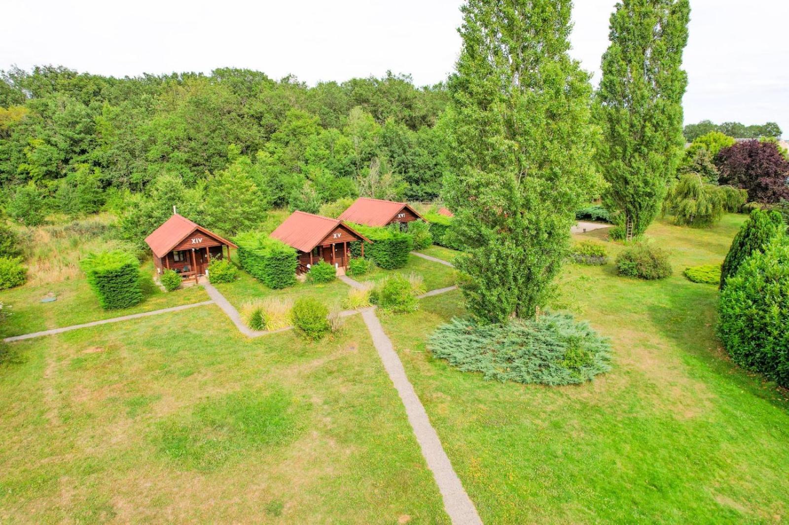 Les Cabanes Parisiennes - Chalets 1H30 From Paris - 62P Sainte-Geneviève-des-Bois Exteriör bild